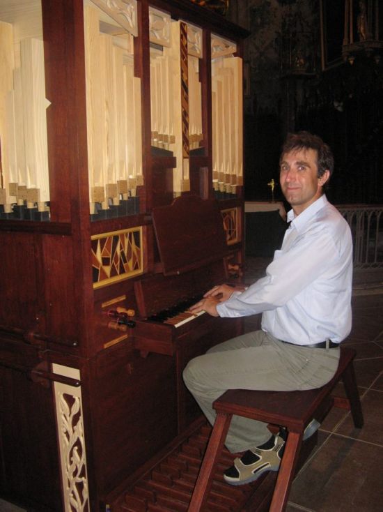 František Vaníček sur l'orgue des ADONN František Vaníček